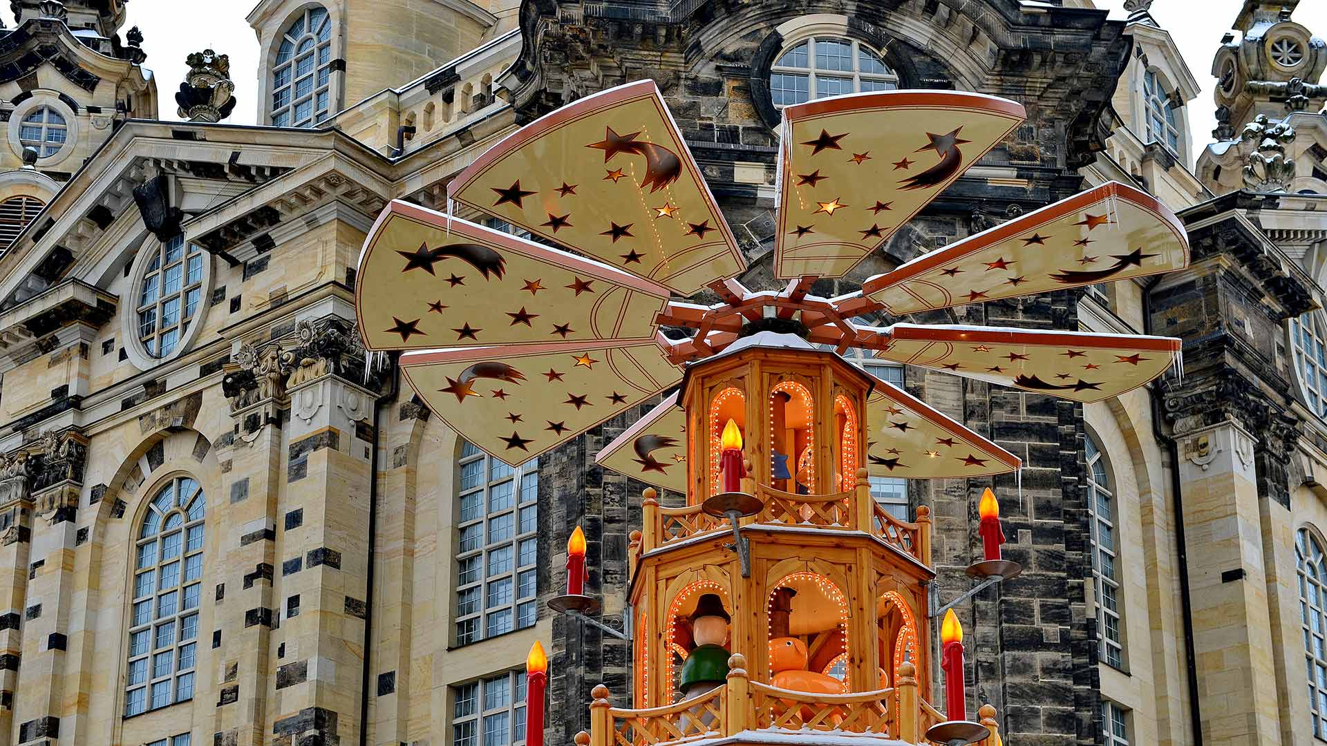 Weihnachtsmarkt an der Frauenkirche, Dresden, Sachsen (© Rüdiger Hess/geo-select FotoArt)
